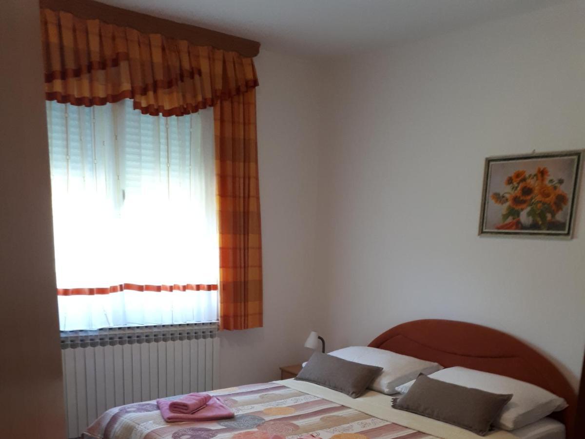 Guest House Family Varda Plitvice Lakes พลิตวิชกา เยเซรา ภายนอก รูปภาพ